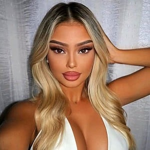 Arnisa Veselii
