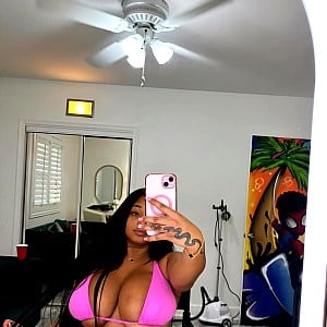 Ashley Familia