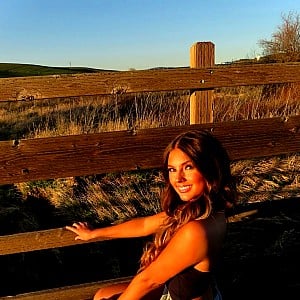 Ashlyn Harlos