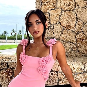 Ava Carnemolla