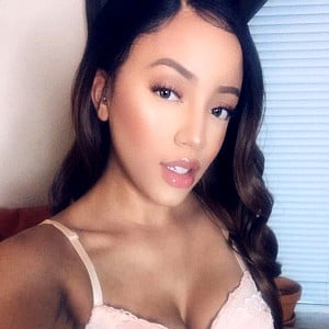 Ava Doll (Camgirl)