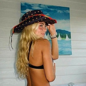 Ava Nucci
