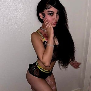 Ava Villain