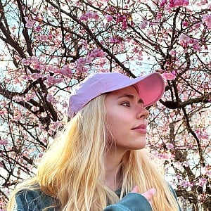 Awesome Elina