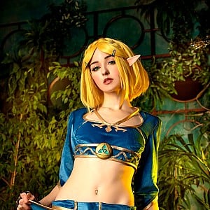 Axilirator Cosplay