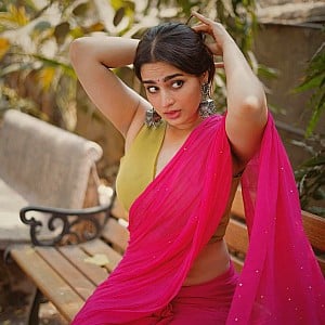 Ayesha Khan