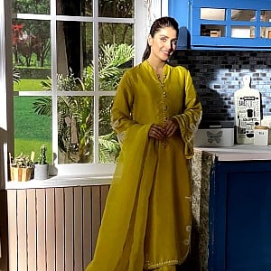 Ayeza Khan
