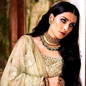 Ayeza Khan