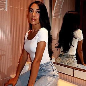 Ayla Brown (Model)