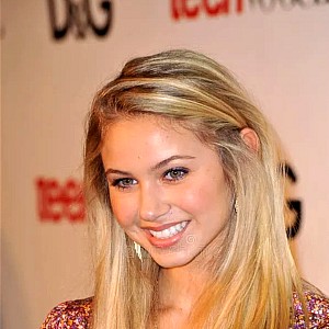 Ayla Kell