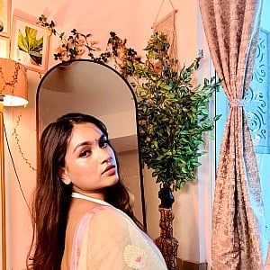 Ayushi Sharmaa