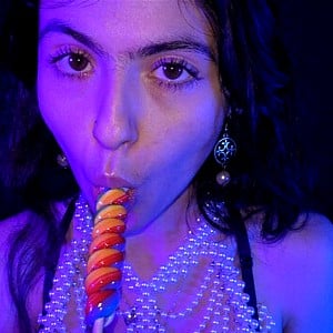 Bella ASMR
