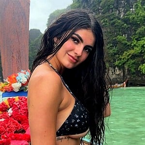Bella Alvarez