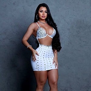 Bella Araujo
