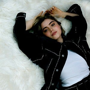 Bella MacLean