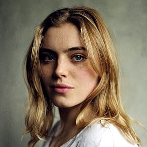 Bella MacLean