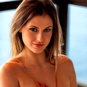 Bella Modele