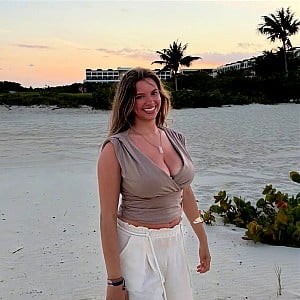 Bella Sidoruk