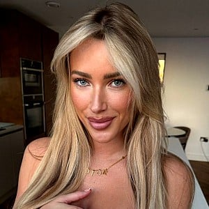 Bella Sinclair