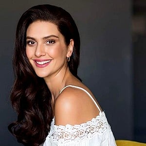 Berguzar Korel