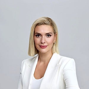 Berguzar Korel