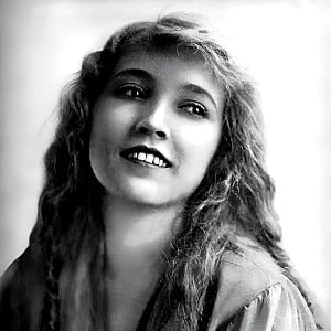 Bessie Love
