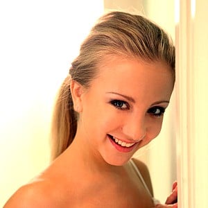Betty Sinovia