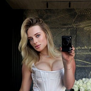 Blondinka Angelina