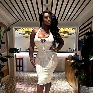 Bombshell Brea