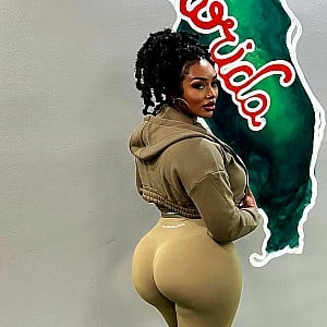 Bombshell Brea