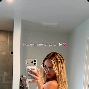 Book Tok Ava
