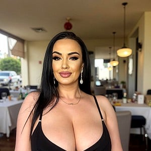 Busty Lora