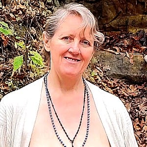 Busty Petra