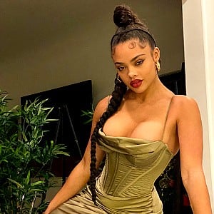 Caitlyn Mwenifumbo