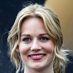 Cara Theobold