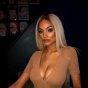 Carina Griff