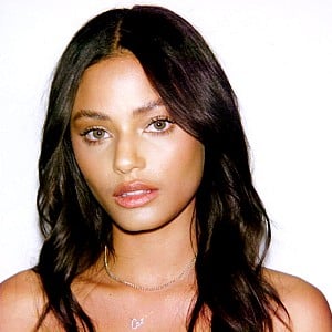 Caris Shelton