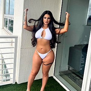 Carla Tee
