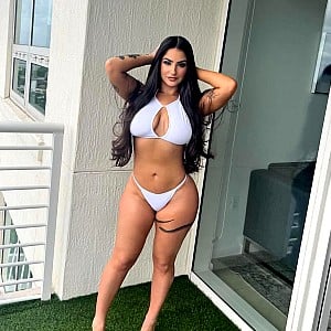 Carla Tee