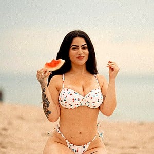 Carla Tee