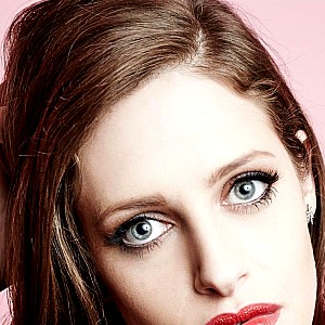Carly Chaikin