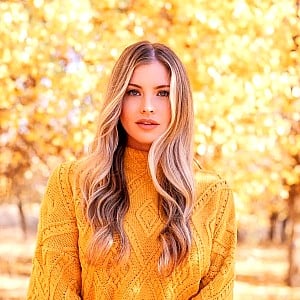 Carly Lauren