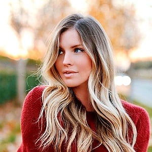 Carly Lauren