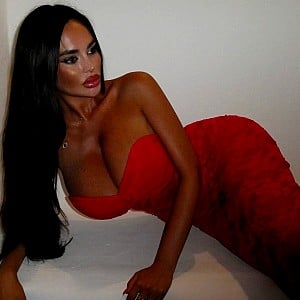 Carmela Longo