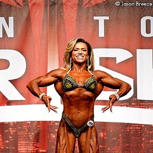 Carol Alves