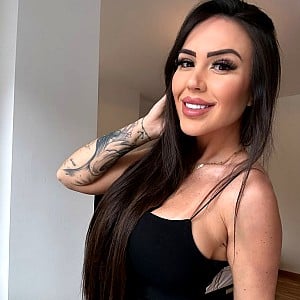 Caroline Bastos