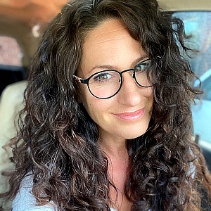 Chaundra Tangi