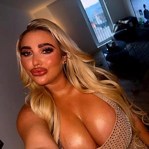 Chloe Amber