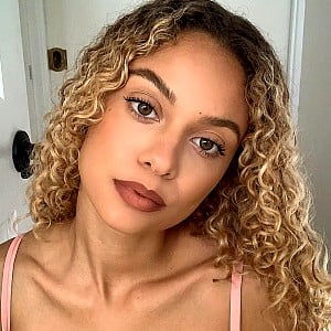 Chloe Belle