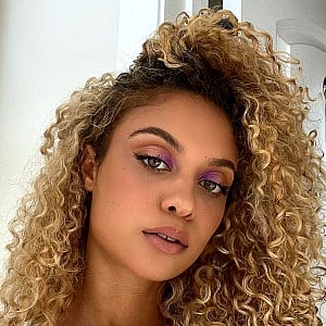 Chloe Belle